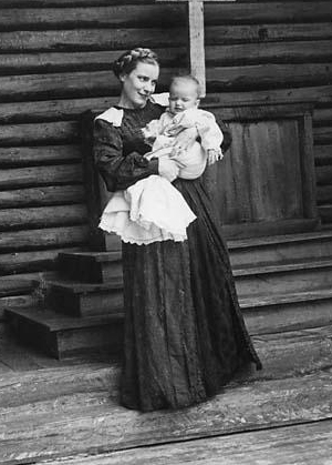 Actress Katherine Cole portraying Eleanor White Dare in the 1937-1938 production of Paul Green's play "The Lost Colony" in Manteo